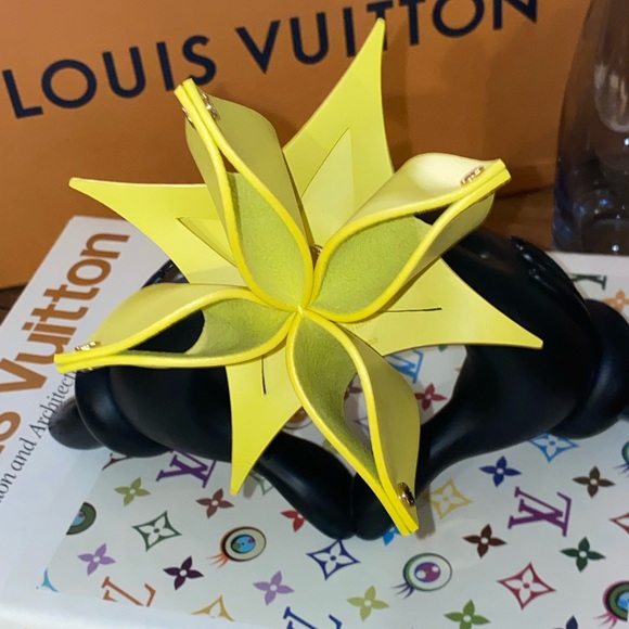 AUTHENTIC LOUIS VUITTIN ORIGAMI FLOWERS BY ATELIER OÏ “OBJETS NOMADES IN ANISE” - Picture 10 of 13